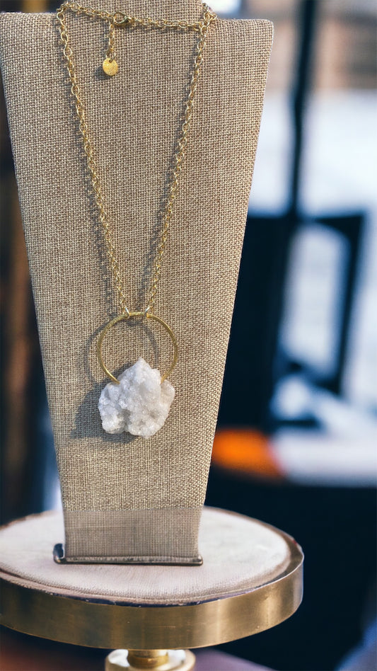 Gold-plated necklace with Geode